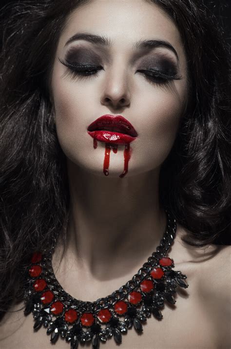 Dark Fantasy; Submissive; Vampire